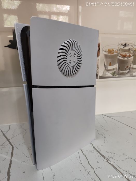 Продам playstation 5 slim Digital edition 1tb