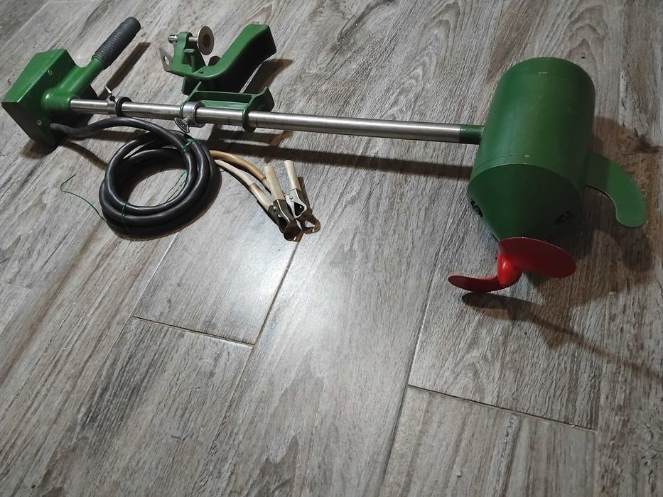 Руски двигател за лодка на 12 в