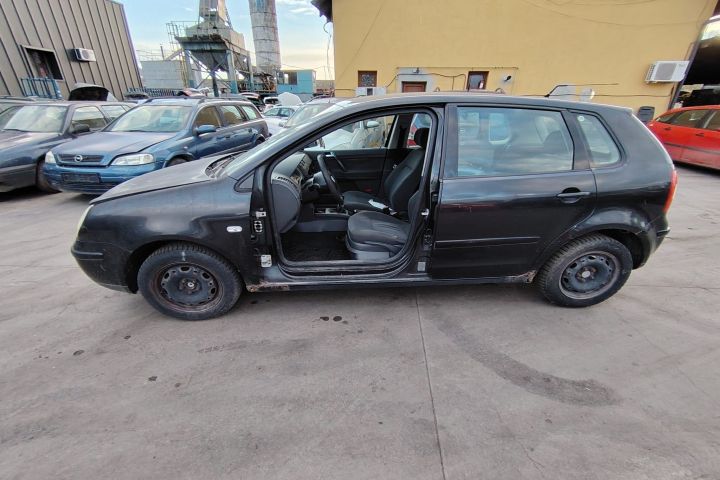 Oglinda stanga Volkswagen VW Polo 2003 1.4 16V MT (75 hp)