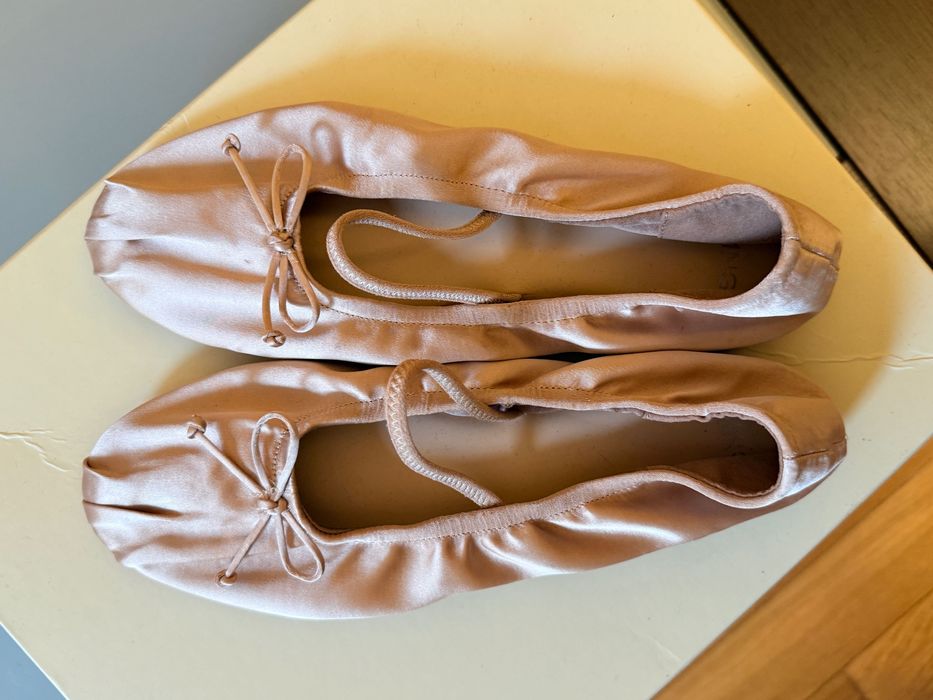 Сатенени обувки Mango