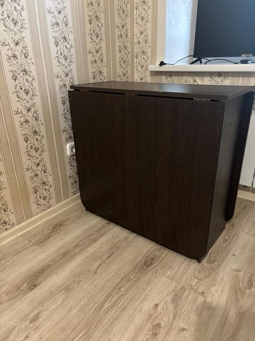 Продам стол тумбу