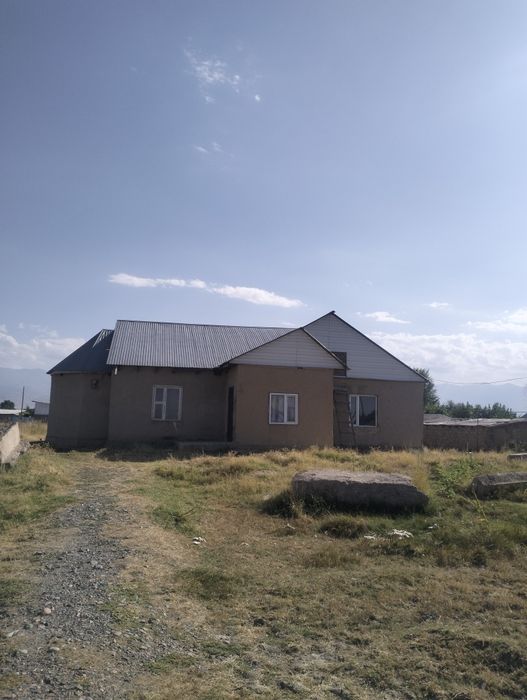 Жер үй сатылады 8 бөлмелі