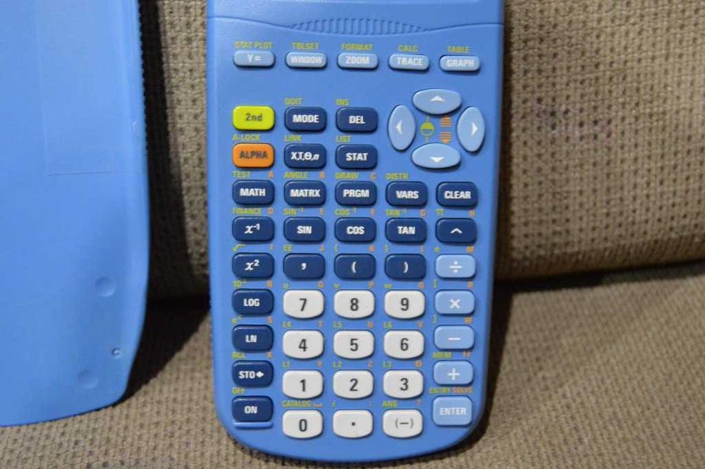 Calculator Grafic Texas Instruments TI-82 STATS Pentru Studenți