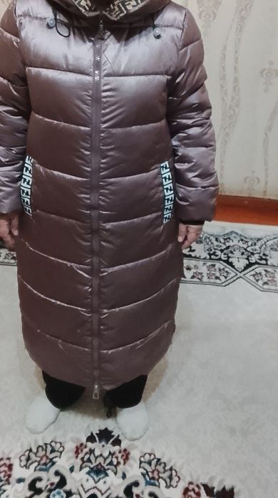 Срочно недорого новый пуховик.