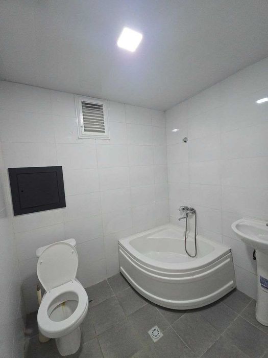 корасувда 1 каватда 3 хоналик квартира сотилади