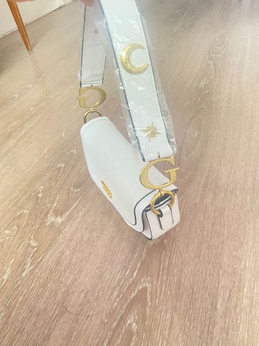 Продам брендовую сумку Guess