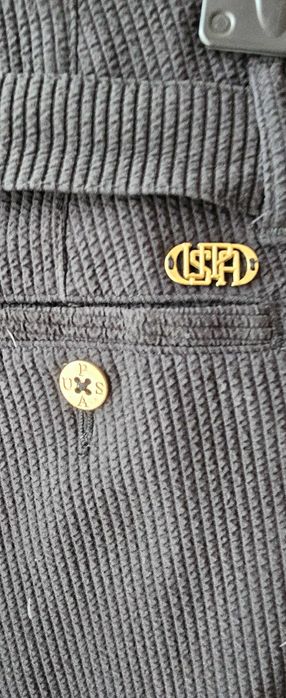 Нов черен панталон