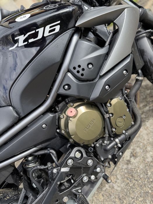 Motocicleta Yamaha Xj6