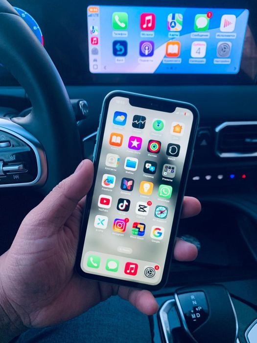 Продам Айфон 11 все работает