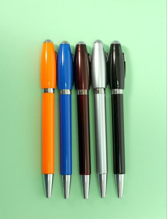 Химикали на едро и дребно 300 модела и цвята. Цена 0.20ст за бройка