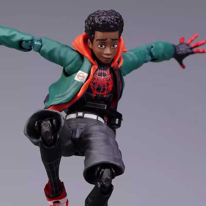 Figurina Spider-Man: Across The Spider-Verse, Peter NOUA SIGILATA