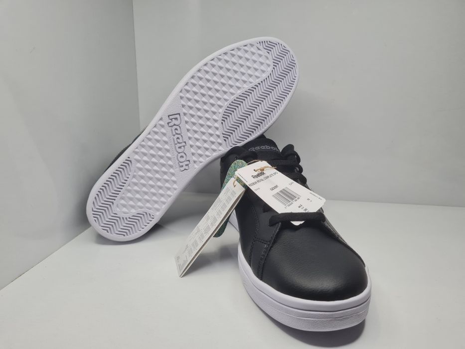 Кецове Reebok 

Нови с кутия.

Размер 44.5 стелка 29 см.

Цена 79 лв.