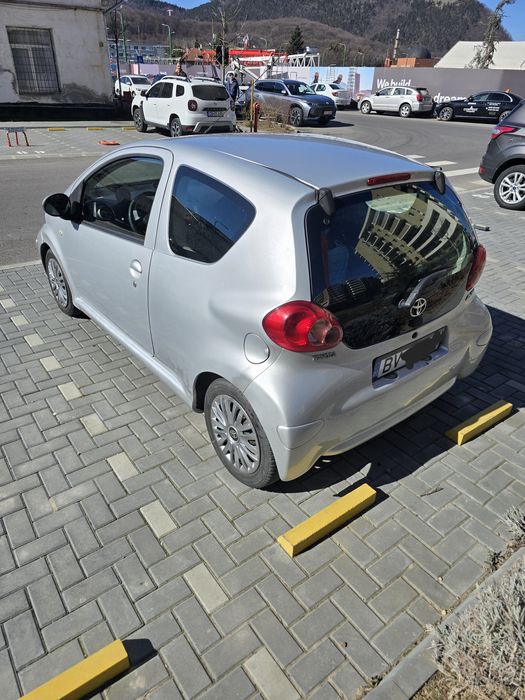 Vând Toyota aygo
