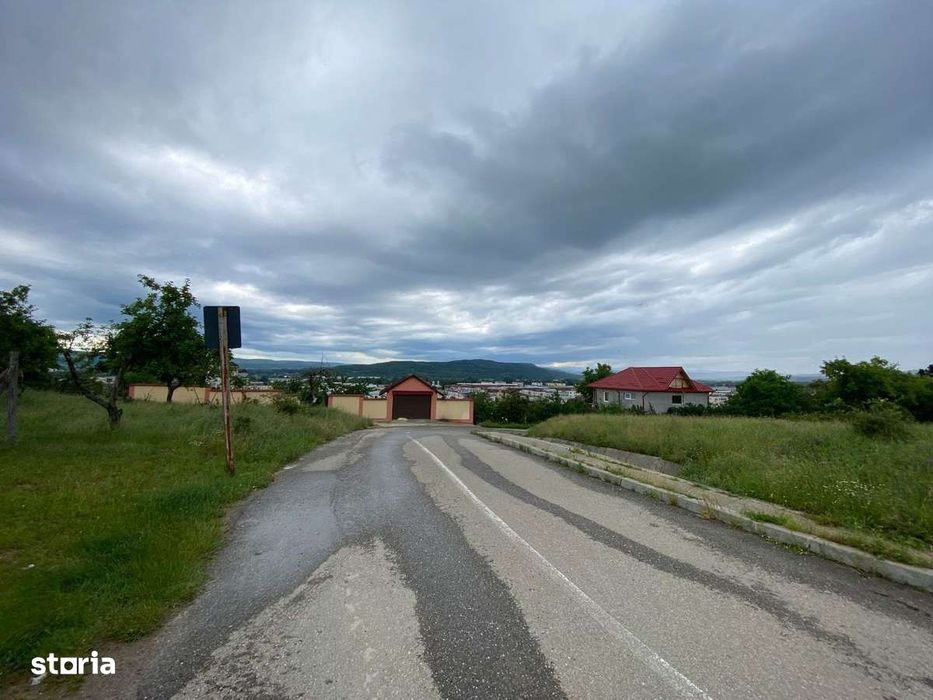 Vand Teren Intravilan Mioveni, 450 mp, langa blocuri