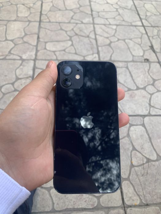 Iphone 12.
