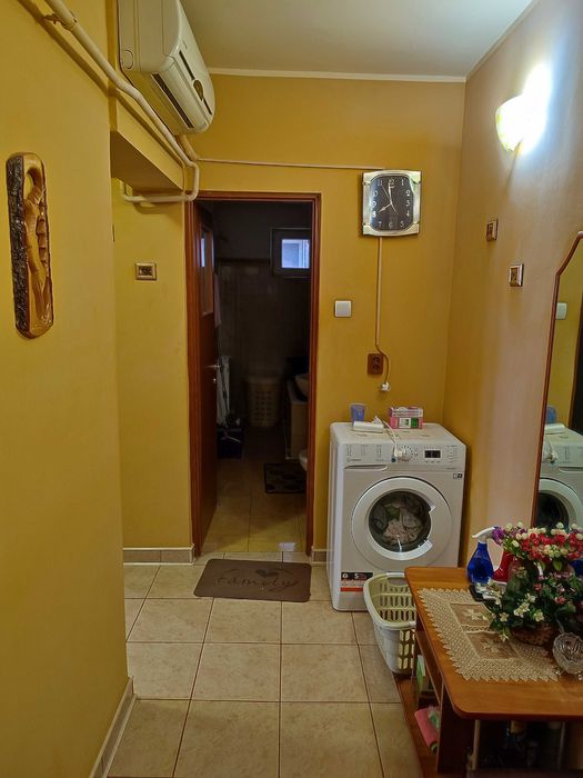 Apartament două camere decomandat zona Vidin