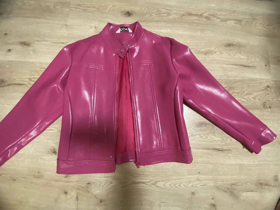 Дамско кожено яке в розов цвят