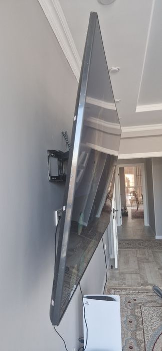 LED телевизор Samsung "70" UE70AU7100UXCE