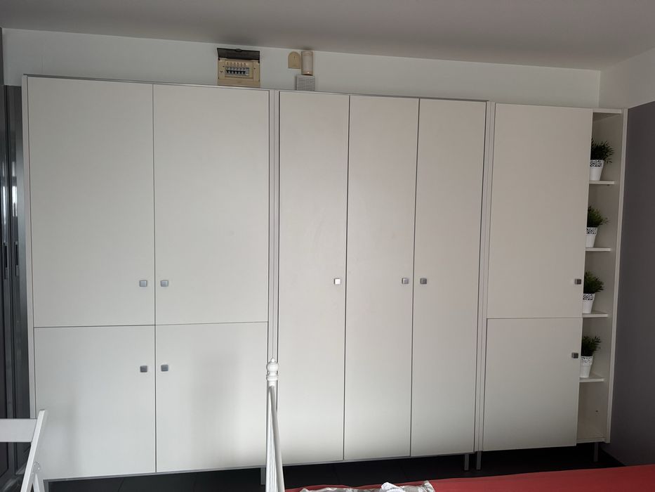 Поръчков гардероб с малка  дълбочина