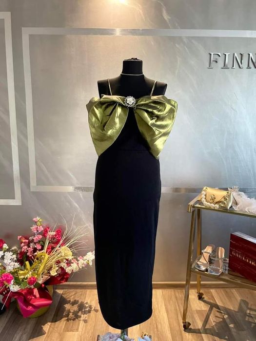 Rochie neagră tip creion