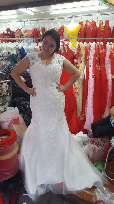 Дизайнерска булчинска сватбена рокля с обувки