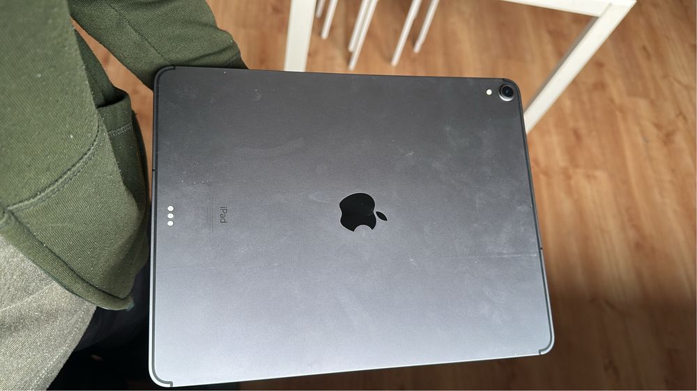 IPad Pro 12.9 3rd gen 2018 + Magic Keyboard