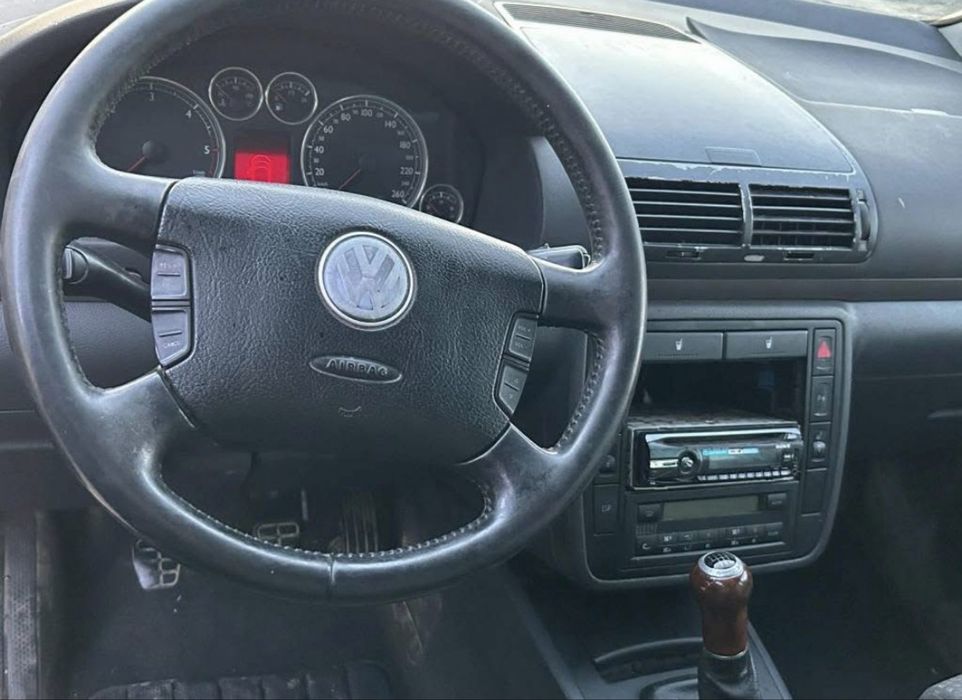 Vand Wolswaghen Sharan an 2004 1.9 tdi