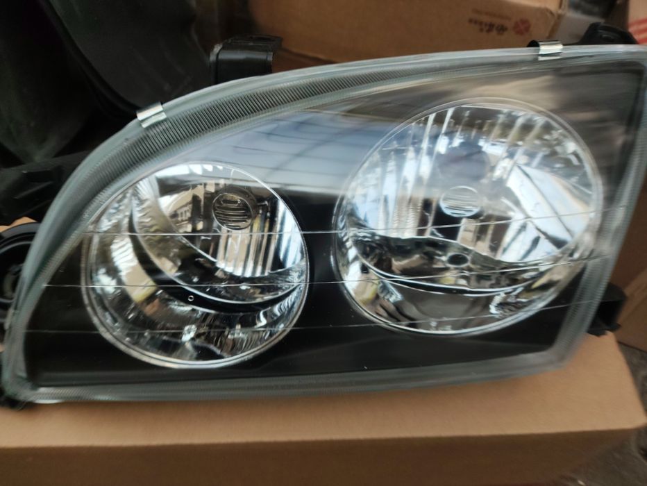 Авенсис фара хрустальный доресталинг