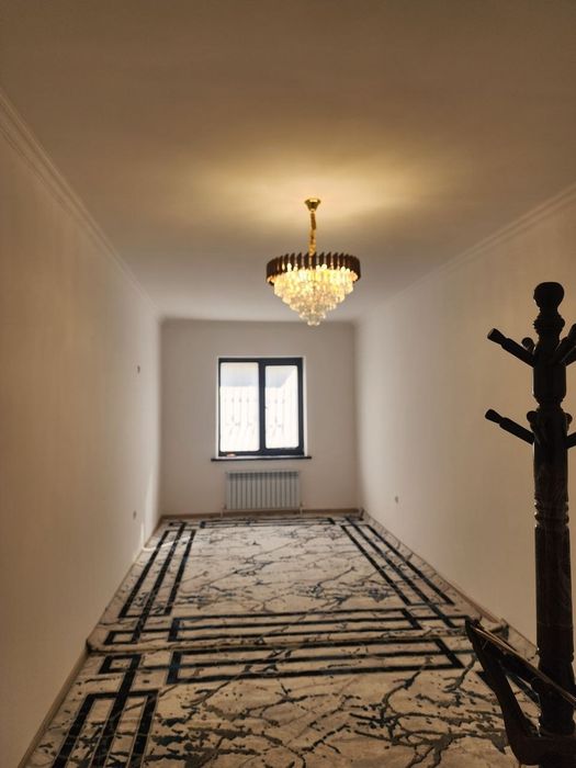 Sergeli yangi darxondan 3 xonali uy sotiladi