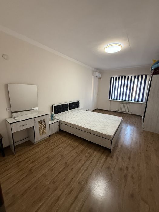 Сергели 8 чи худуд 3 хона аренда боллар 5 та  еки оила еки иностран