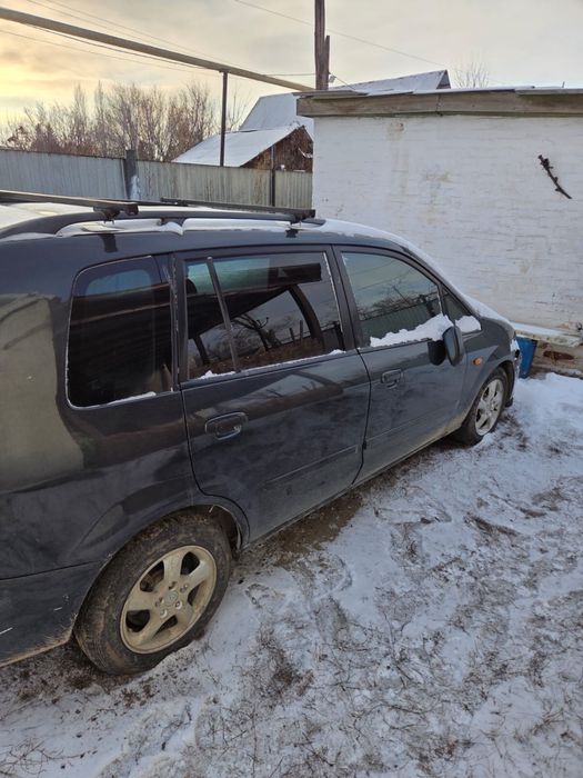 Продам машину Мазду