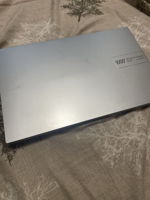 ASUS Vivobook Go 15 / Ryzen 3 / 8GB RAM / 512GB SSD / Като нов