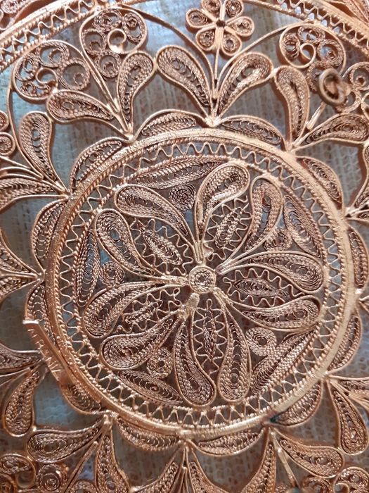 Медно украшение за стена и ръчно изработени новогодишни фигури