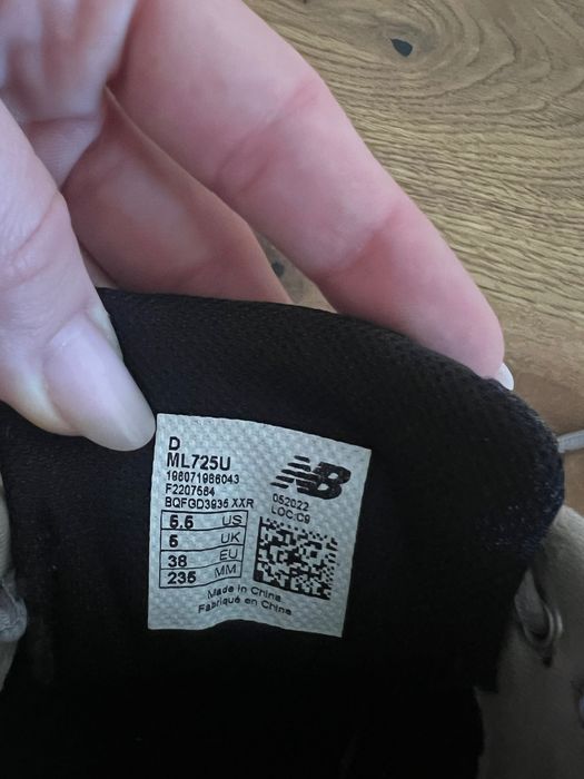 Adidasi New Balance 725