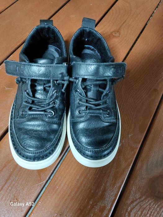 Продам кеды для школьника