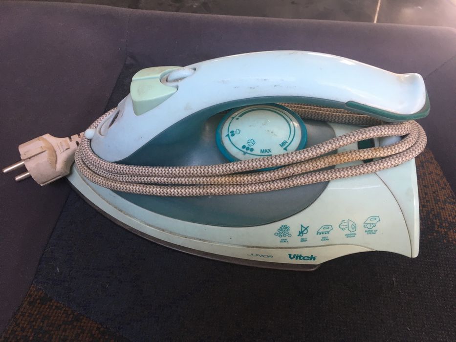 Утюг в рабочем состоянии vitek