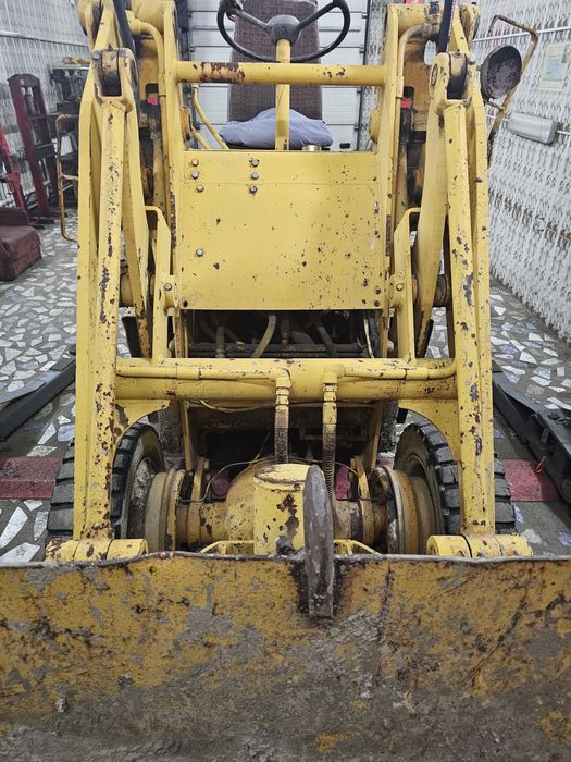 Мини погрузчик японец