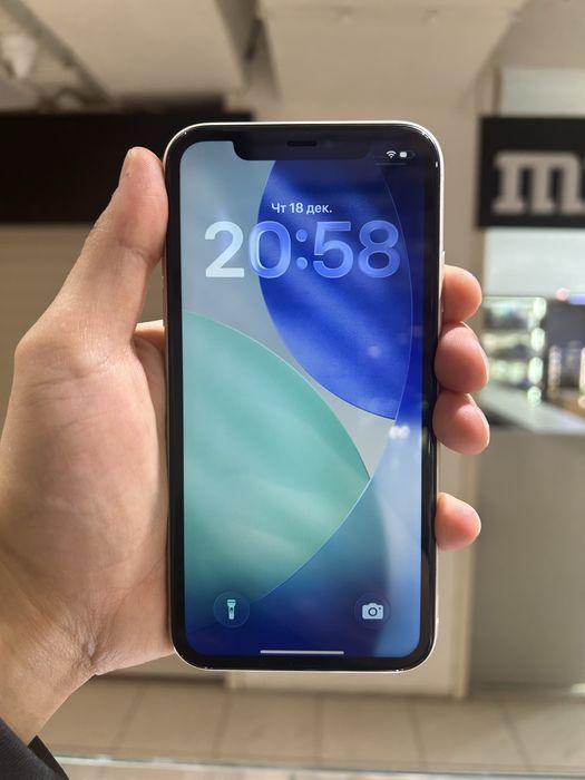 11 на 128 гб акб 75%