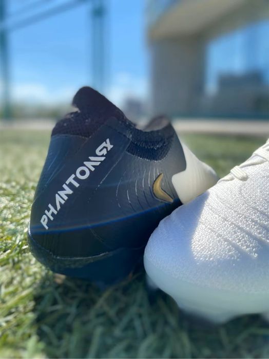 Футбольные бутсы