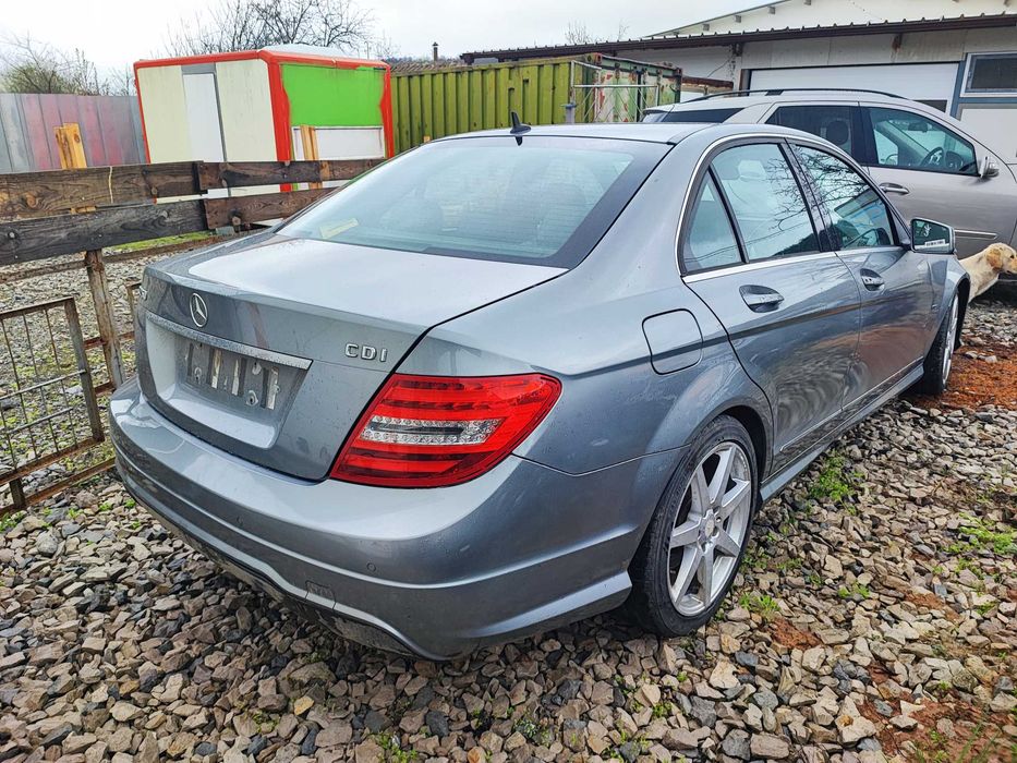 Мерцедес C 250 CDI 204 коня На Части седан авангард W204