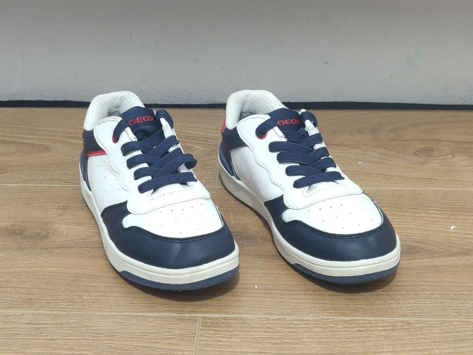 Sneakers Geox Respira - Alb/Bleumarin - Mărimea  34 Foarte Întreținuți
