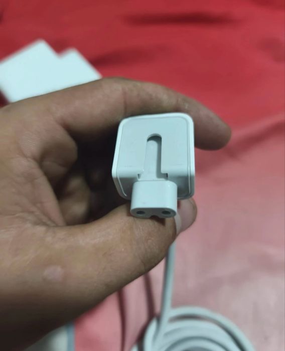 Încărcător macbook Apple