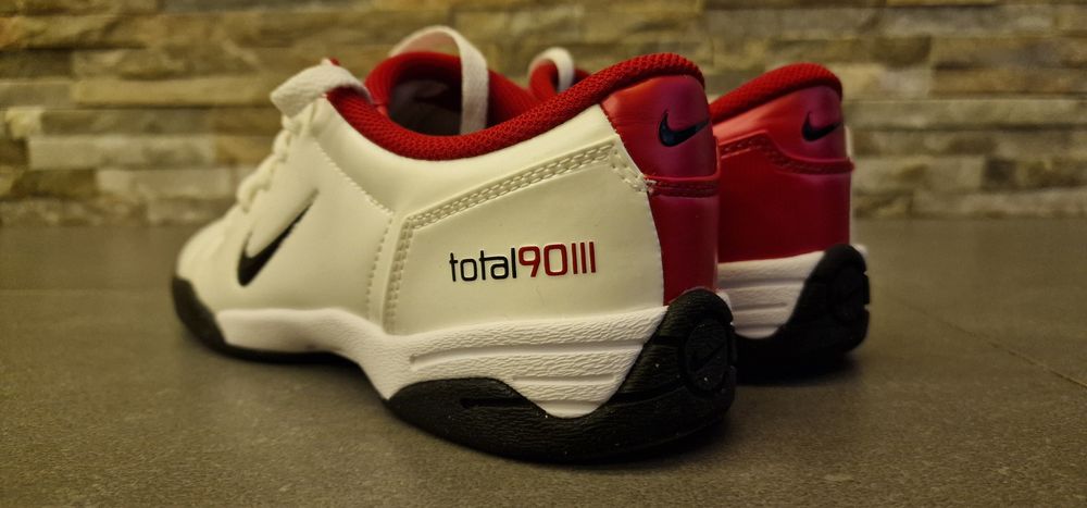 Маратонки Nike TOTAL 90