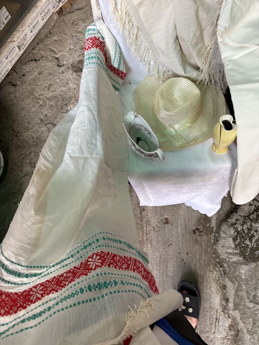 Set vintage tradițional românesc cu ie și vestă costum popular autentic broderie manuală artizanat românesc piesă de colecție rară veche tradițională