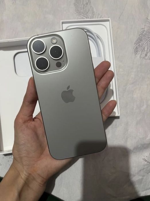 Продам айфон 16 про