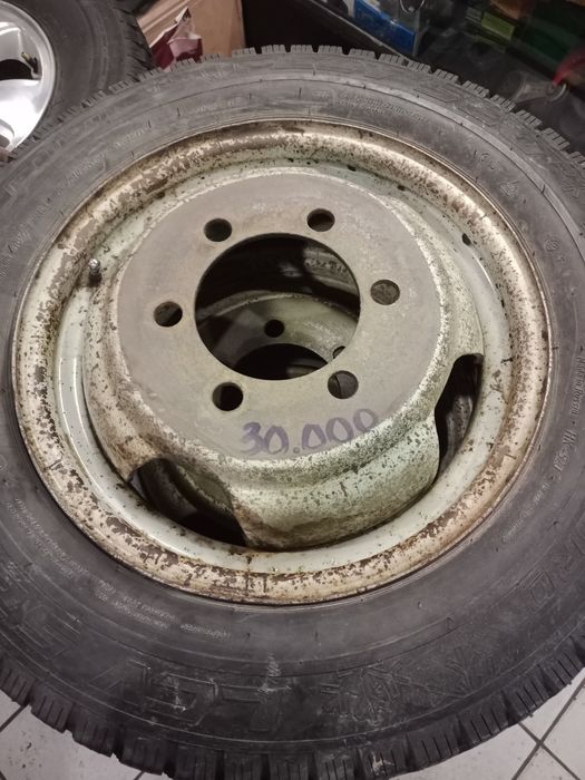 Продам резину на Газель.