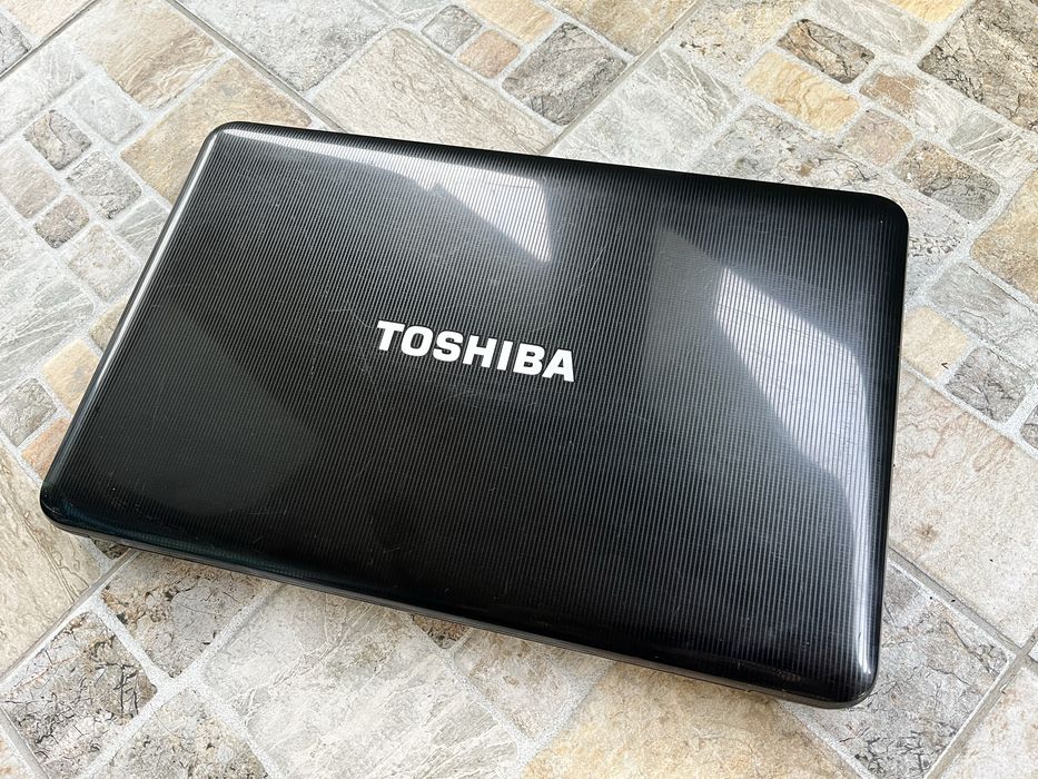 Laptop Toshiba SATELLITE  L850 cu procesor i7 3610QM, 8 gb RAM