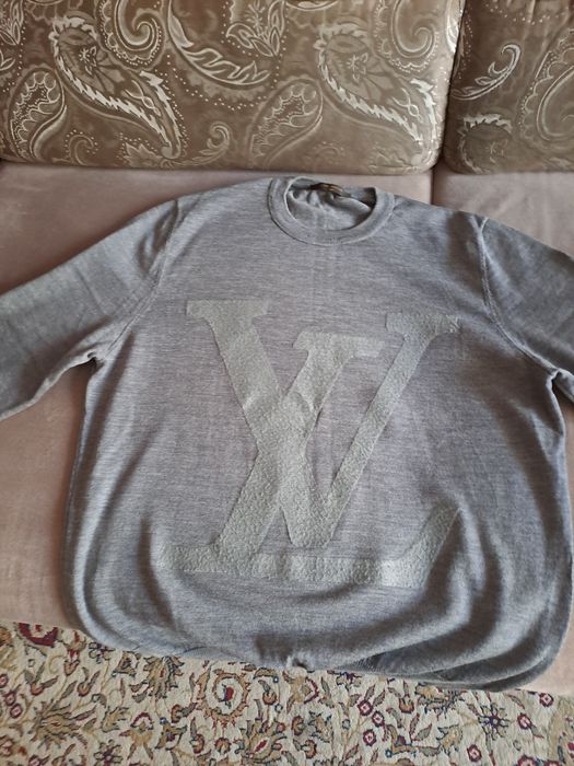 Продам. Louis Vuitton.