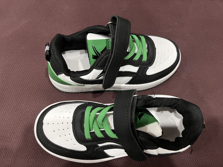 Продам детские кеды