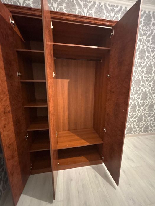 Шкаф для одежды. 30мың.